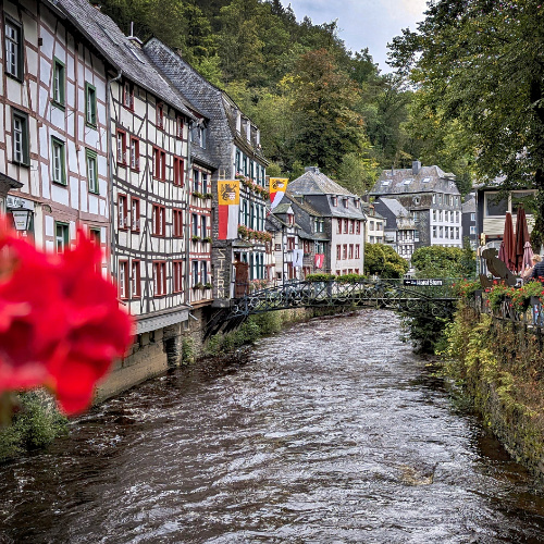 Monschau: Fachwerk-Idylle in der Eifel